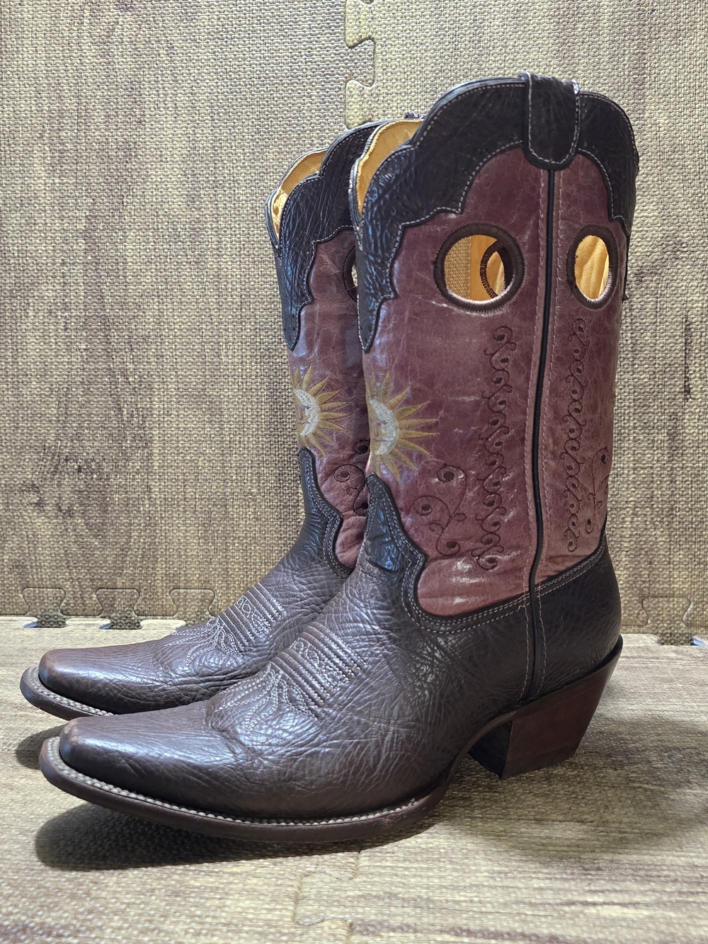 Denver Mountain Leather Buckaroo Cowboy Boots Embroidered Sun Motif Women's 7.5